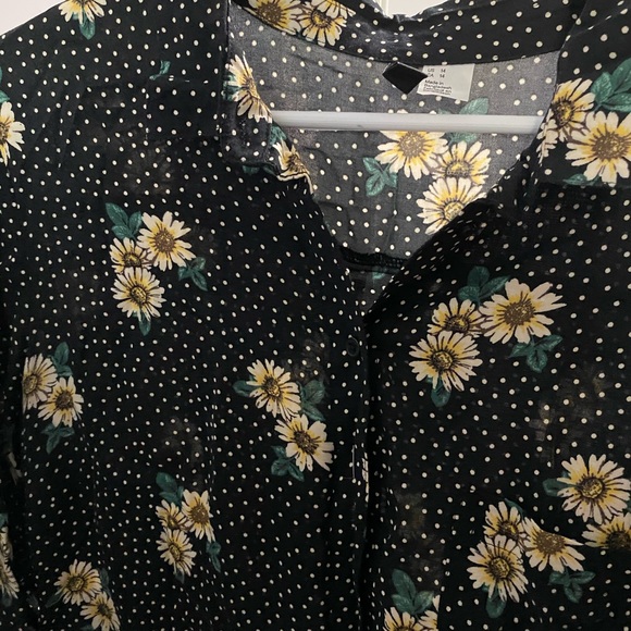 Floral top - Picture 2 of 2